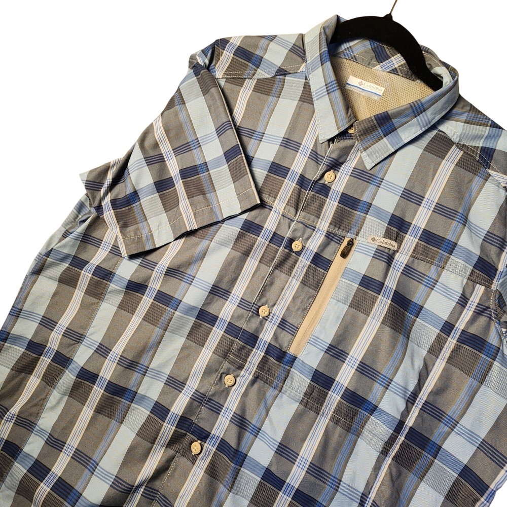 Columbia Fishing Shirt Mens Large Blue Grey Plaid Short Sleeve Vented Button Up